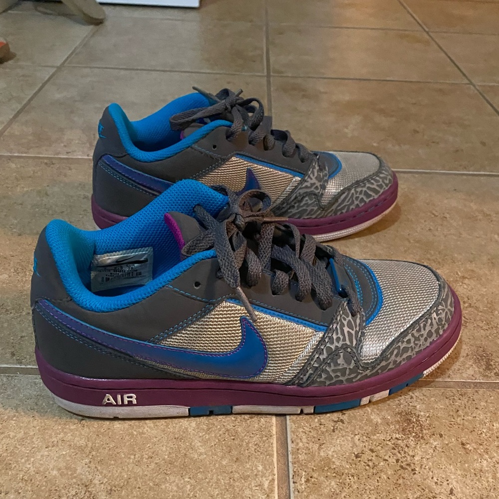 Nike Athletic Sneaker’s